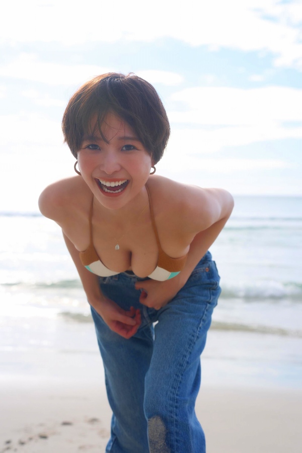 渡邊渚　水着画像