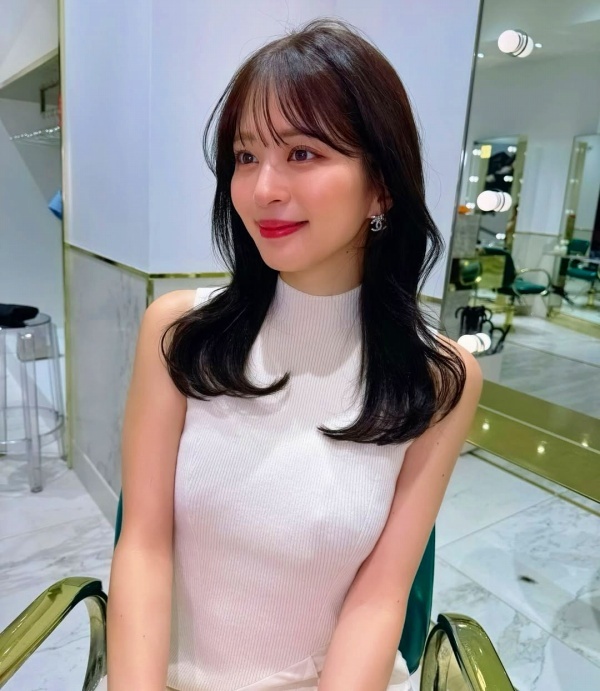 沖田愛加　乳首ポッチ画像