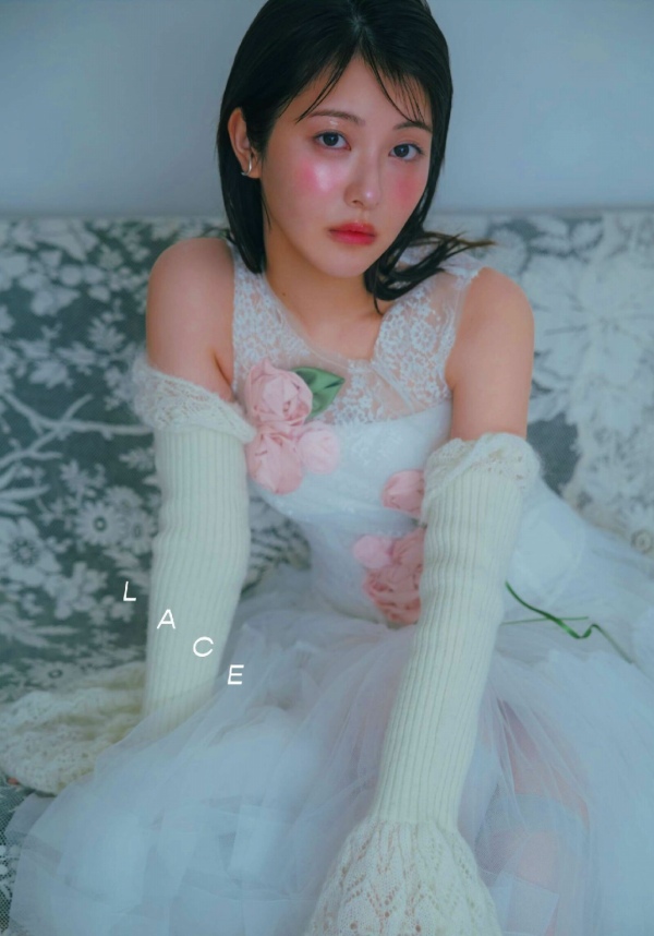 浜辺美波　セクシー画像