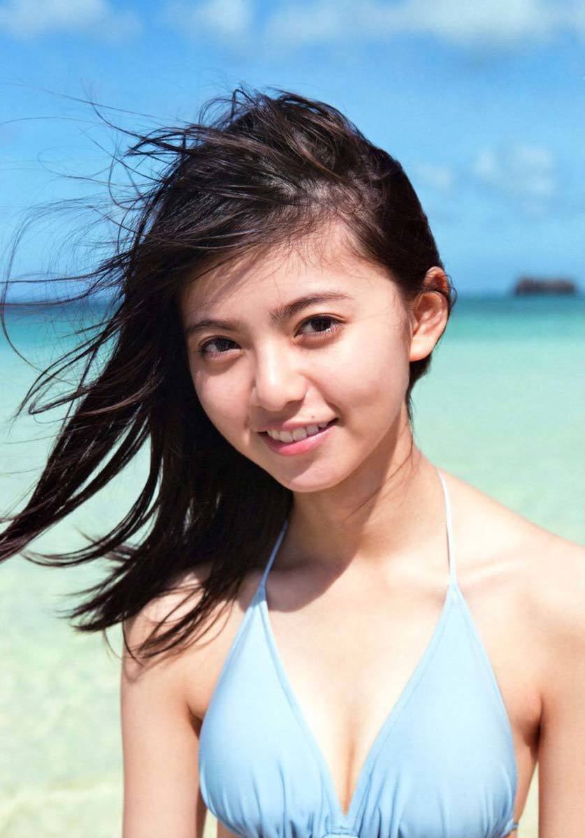 齋藤飛鳥　水着画像