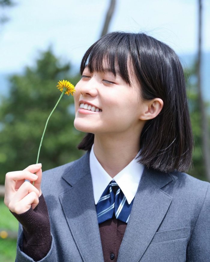 志田彩良　制服画像