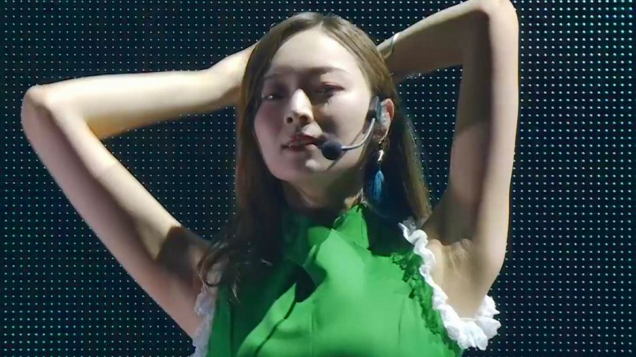 梅澤美波　脇画像