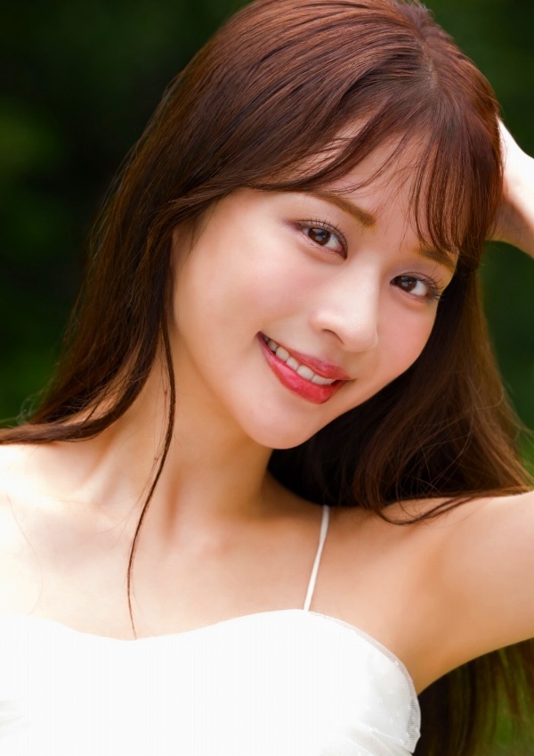 沖田愛加 脇画像