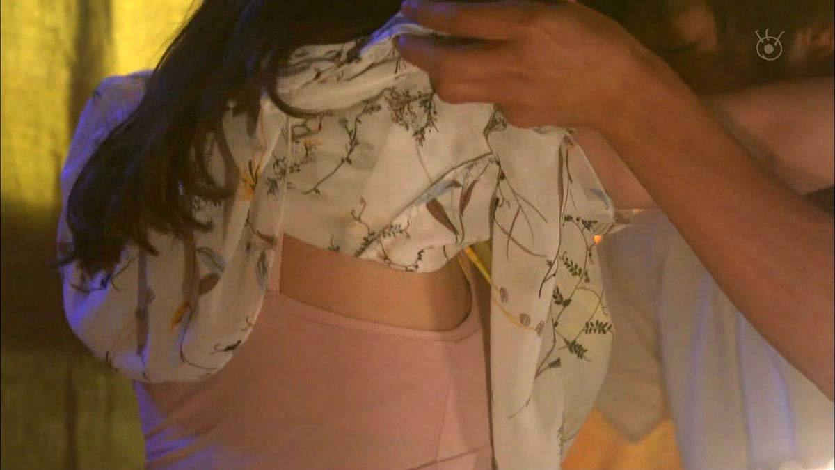 川栄李奈　濡れ場画像