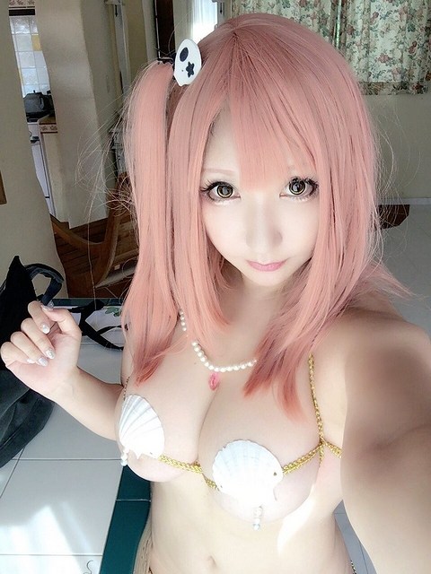 爆乳 コスプレイヤー