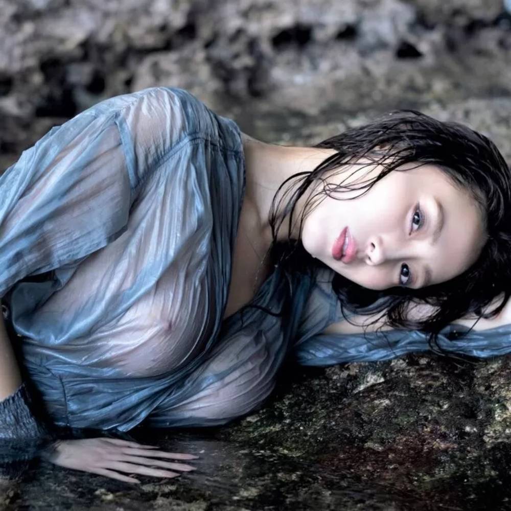 芸能人 透け 乳首