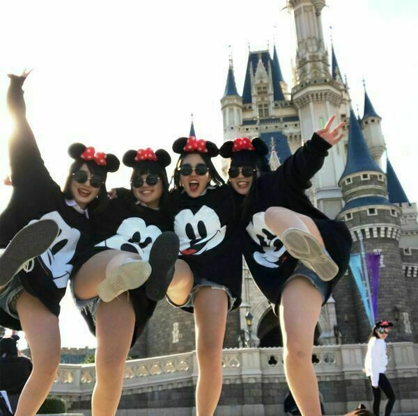 ディズニー パンチラ画像！JKパンツでテーマパークが楽園！ | エロ画像エロ寺 - 抜けるお宝画像まとめサイト